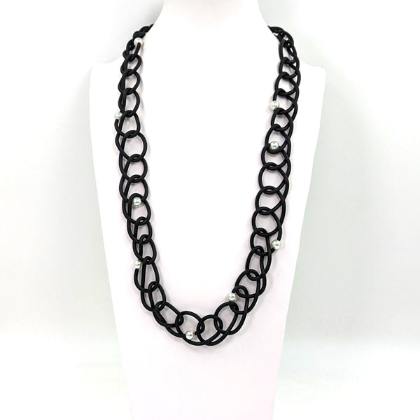 Random knotted neoprene necklace with pearl beads in design