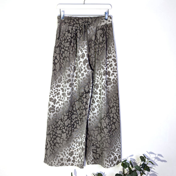 Animal print fine soft corduroy relaxed fit trousers (M-L)