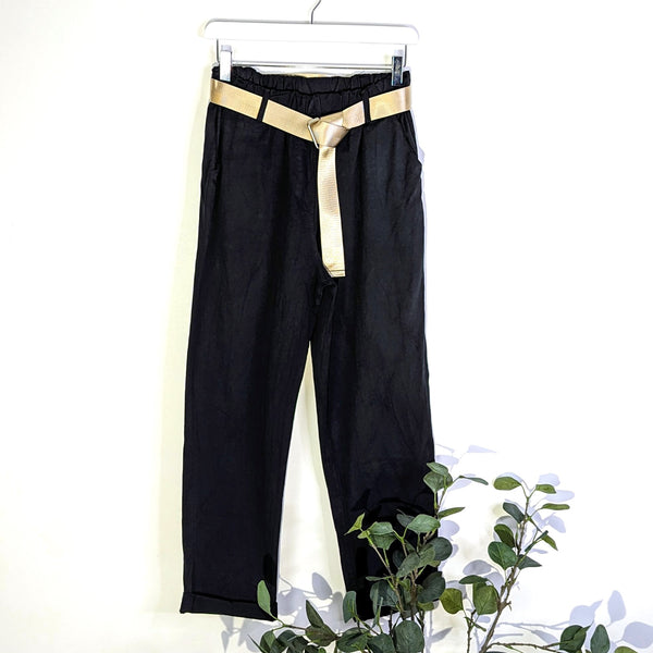 Classic trousers with stretchy waist band and golden loop through belt (M)