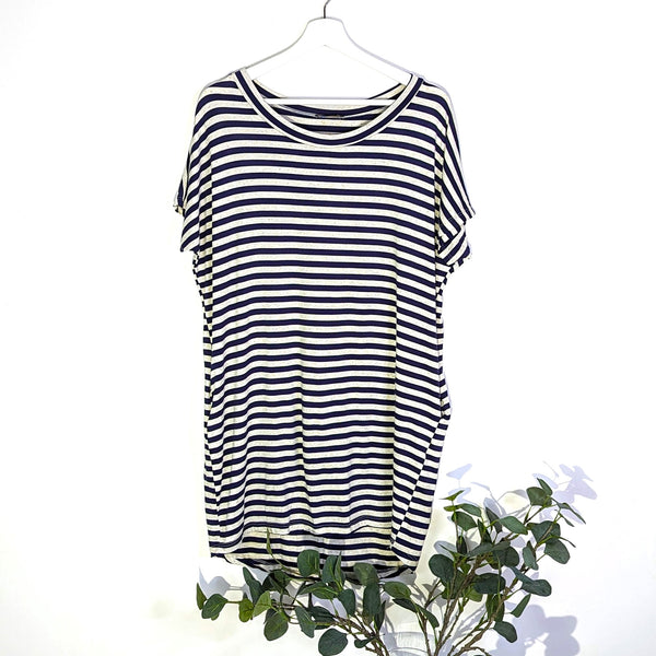 Stretchy viscose roomy slight hi-lo stripey long top or dress with pockets (M)