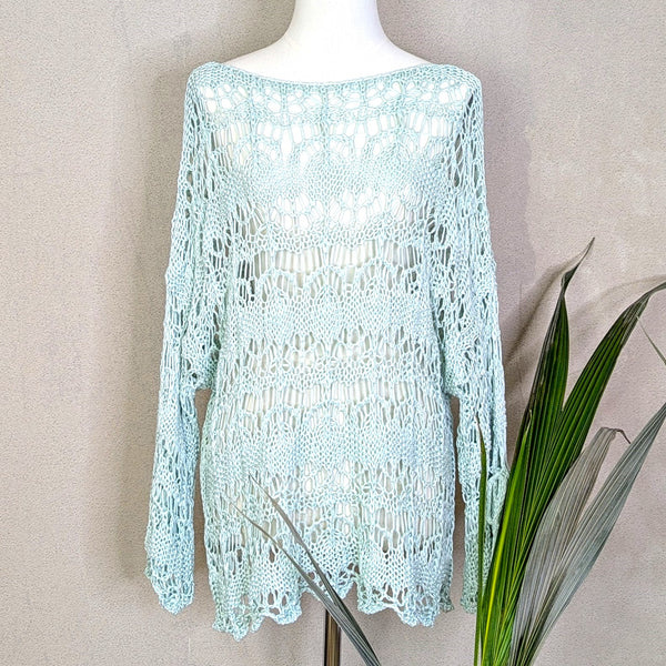 Crochet knit scalloped edge top with round neck