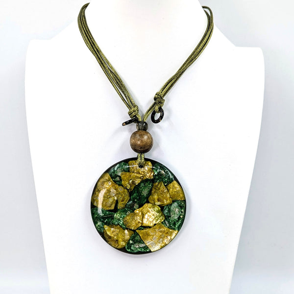 Luxe shell inlay disc necklace