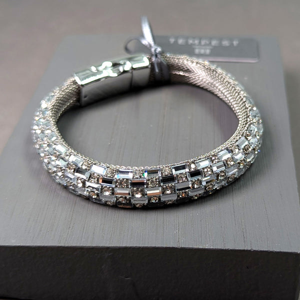 Baguette crystal classic bracelet  with magnetic clasp