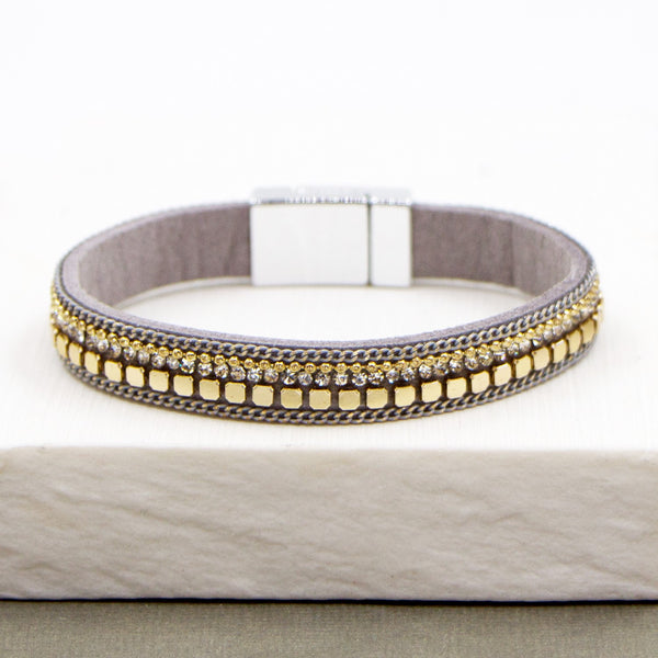 Single strand magnetic bracelet with crystal