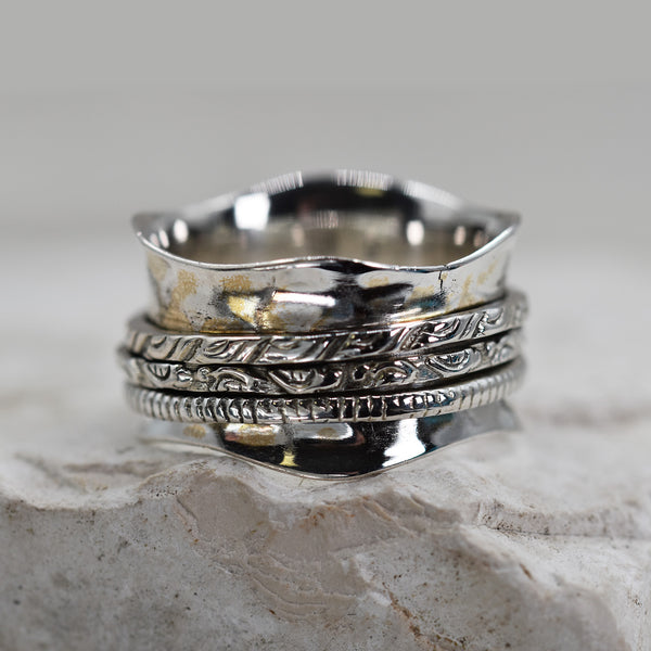 925 Spinning ring with textured  silver spinning band - Size 6