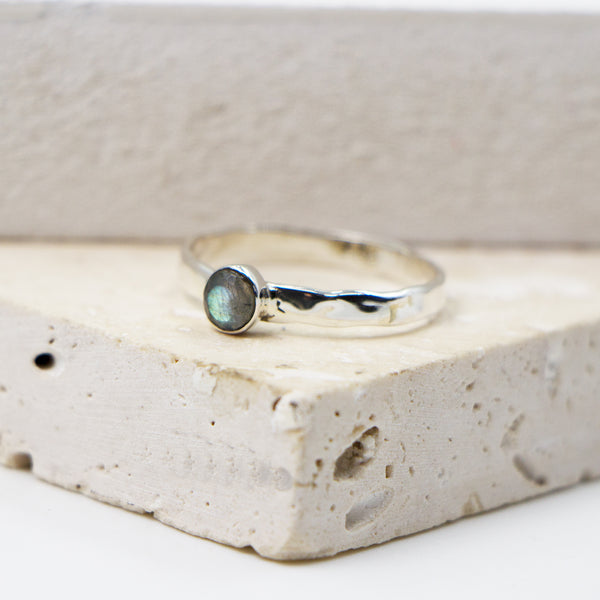 925 Silver soft hammered stacking ring with labradorite stone - Size 8