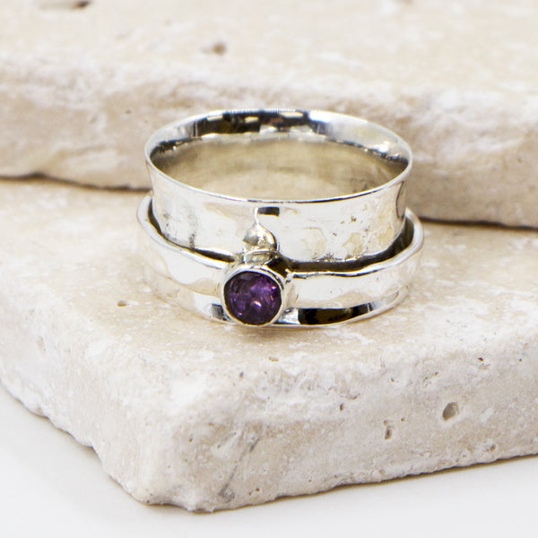 925 Silver Ring with silver spinning band and amethyst stone - Size 9