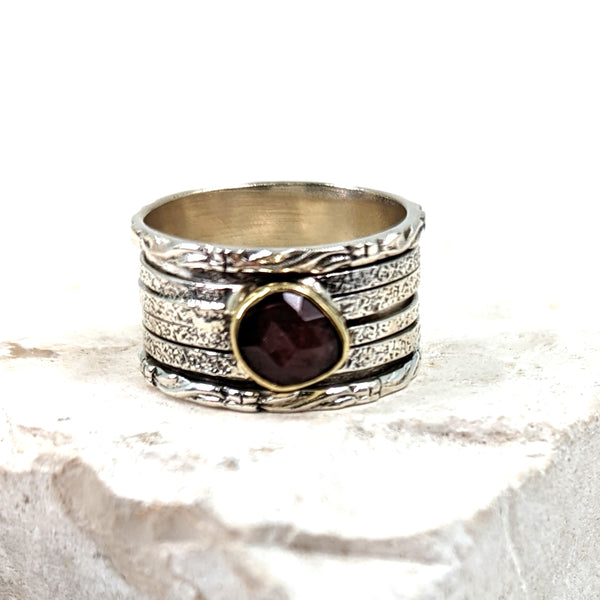 Random shape tourmaline 925 silver spinning ring with brass setting