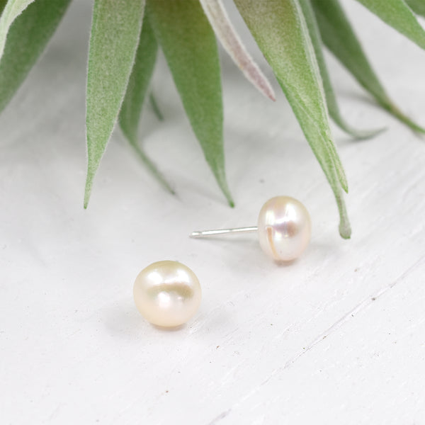 Real pearl stud earrings