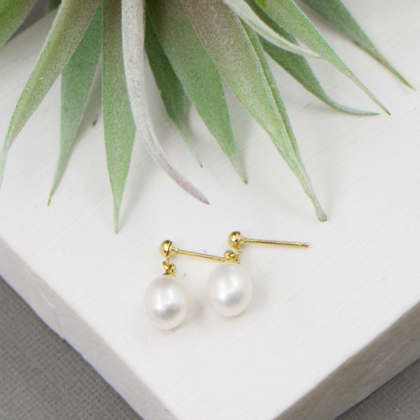 Gold drop earrings with real pearls