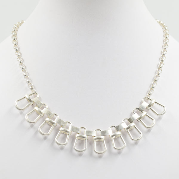 Contemporary chain collar style necklace