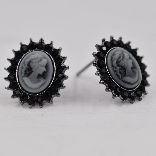 Dainty antique style stud earings