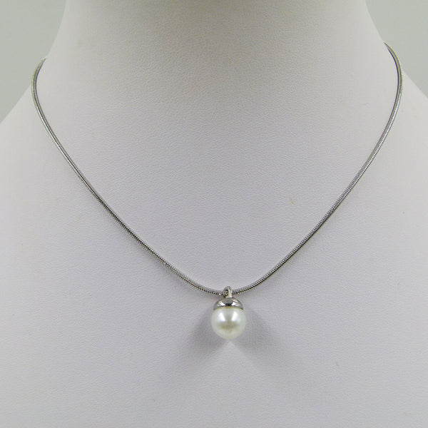 High quality pearl on simple chain