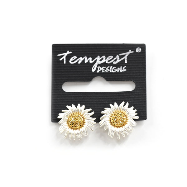 Two tone daisy stud earrings