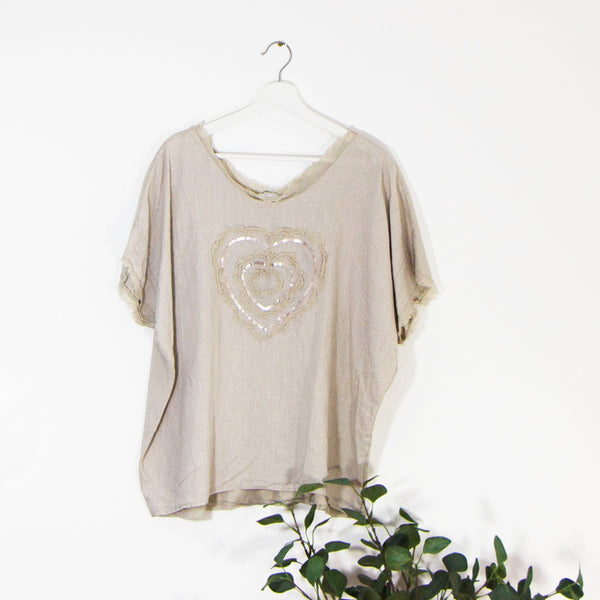 Linen front top with heart and sequin motif with fashionable fray details