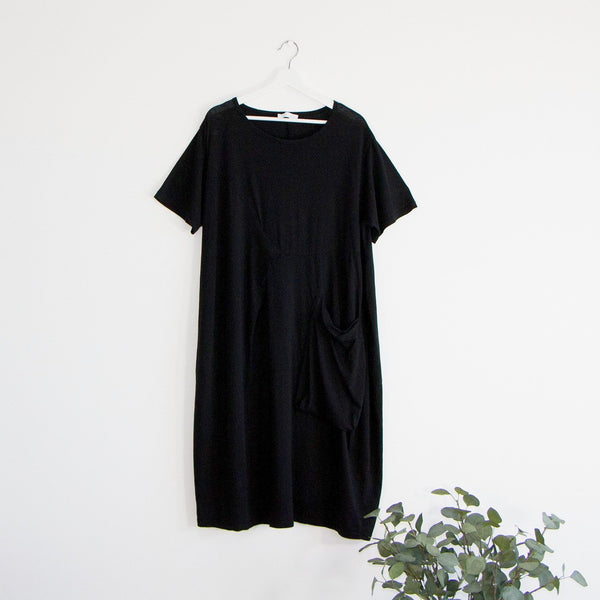 A-symmetric jersey dress with sleeves and pocket