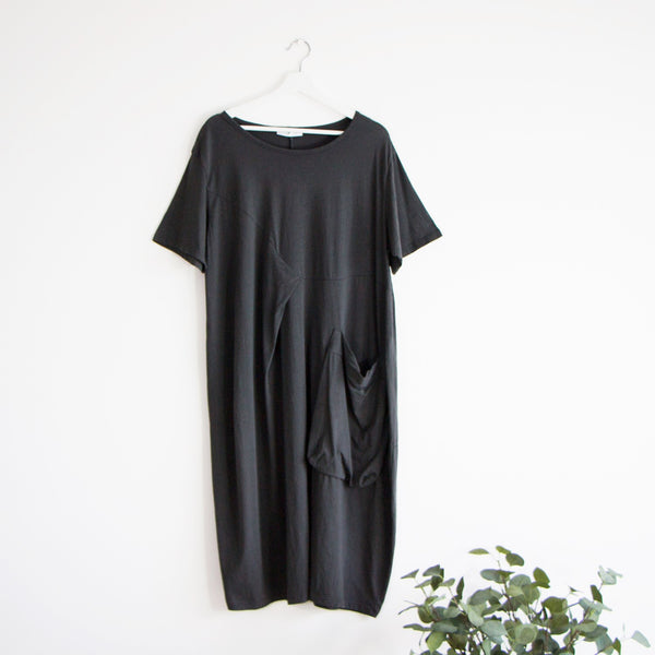 A-symmetric jersey dress with sleeves and pocket