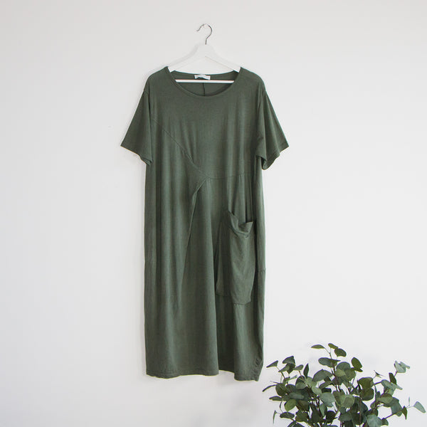 A-symmetric jersey dress with sleeves and pocket