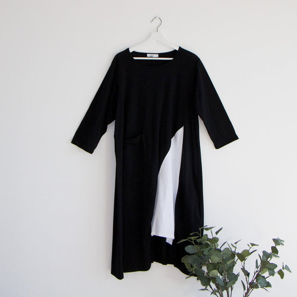 Jersey dress with A symmetric white panel