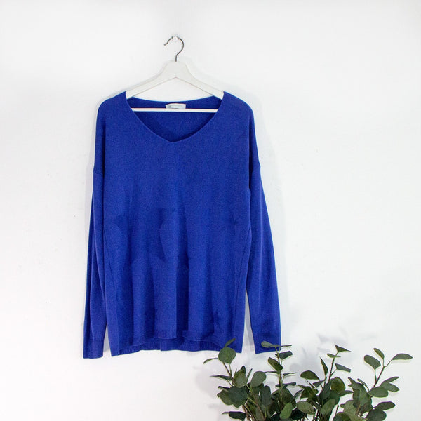 Super soft v neck jumper with subtle stars in knit