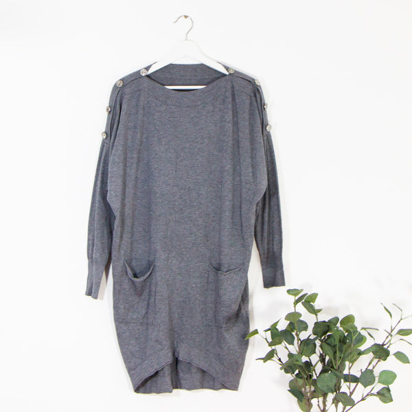 Fine knit longline jumper with button shoulders and star motif on the back