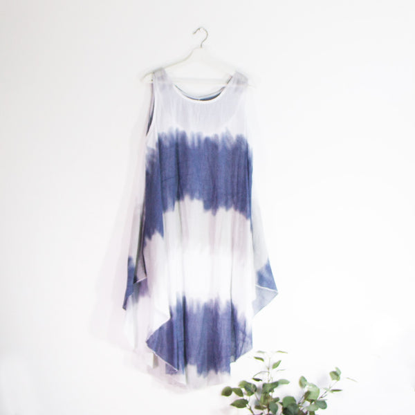 Roomy dipdye lightweight dress with seperate comfortable underlayer