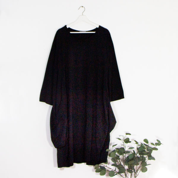 Plain relaxed jersey dress with oversize pocket elements