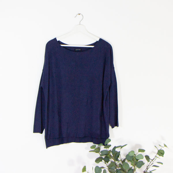 Fine knit subtle star jumper