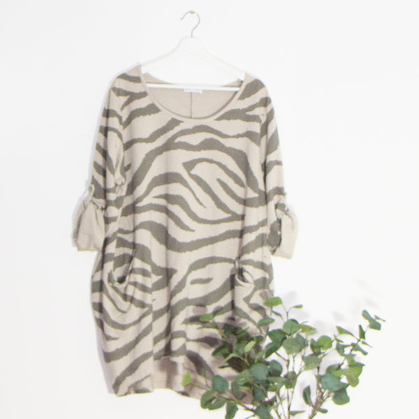 Free size zebra print top with front pockets