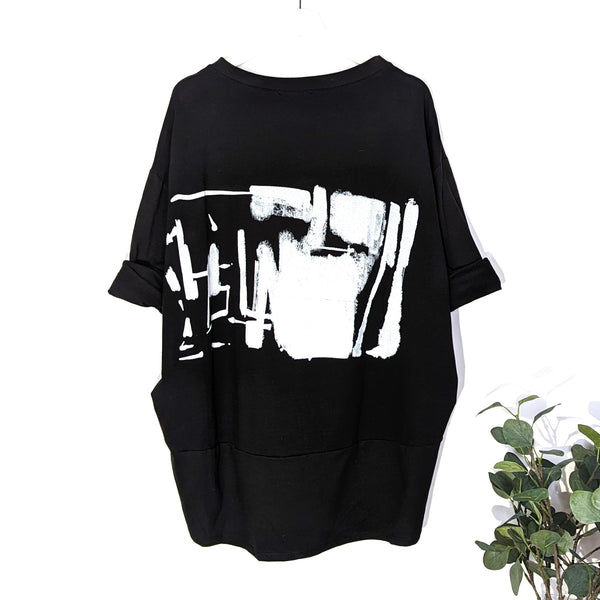 Hi-lo Jersey top with graffiti print on back (M-L)