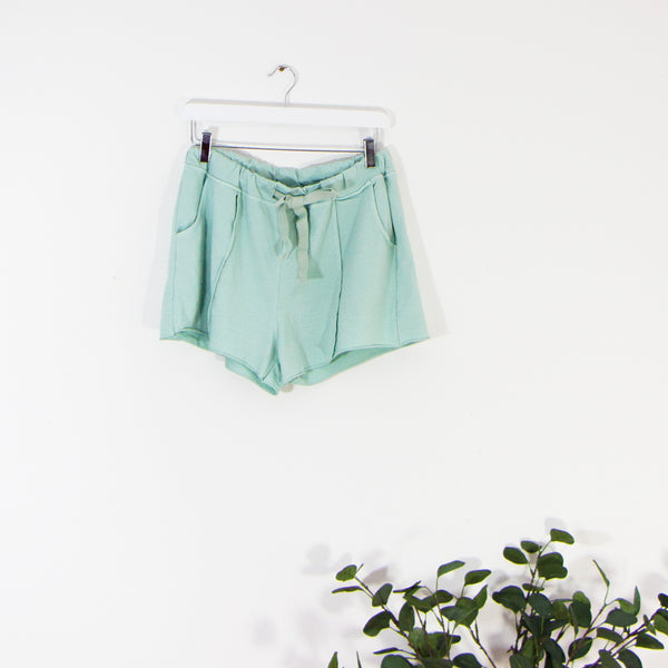 Jersey shorts with drawstring waist and pockets (M)