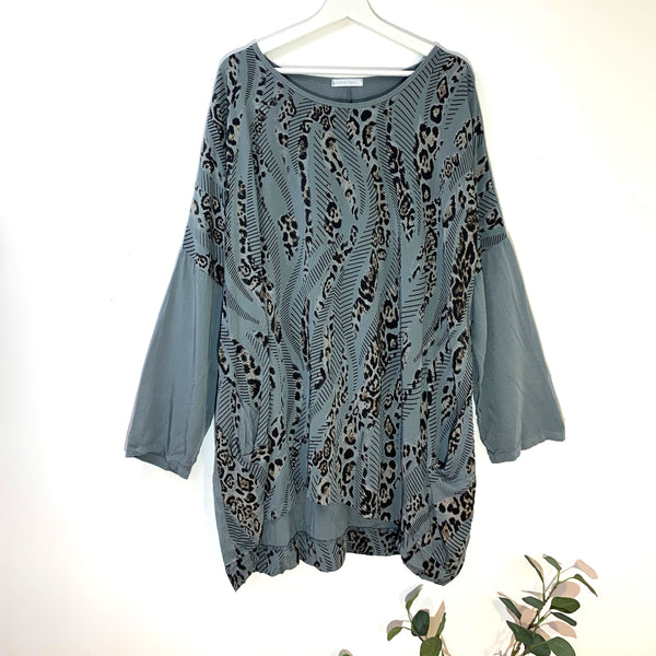 Free size hi-lo animal fusion print rayon top (O/S)