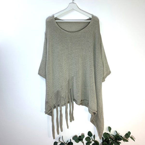 Short sleeve jumper with tassel feature on the side (5% wool) (M-L)