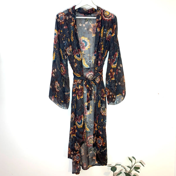 Floral pattern long silk kimono (S-M)