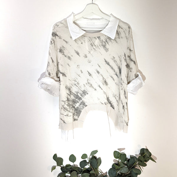 Double layer shirt and fine knit combo top with marble print