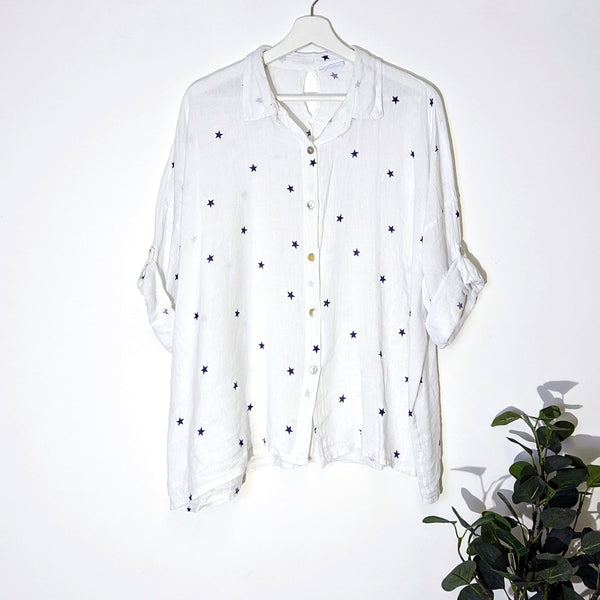 Free size linen shirt with little random star print and little peephole feature on the back (M-L)