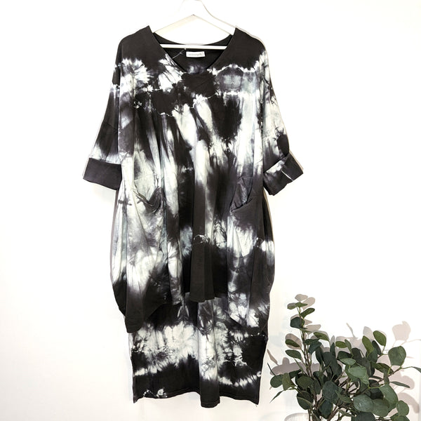 Roomy tie dye top with hi-lo style V neck and pockets