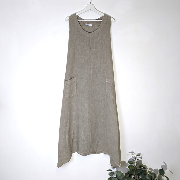 Long roomy linen cover up dress with pull in button feature at the back and pockets (M-L)