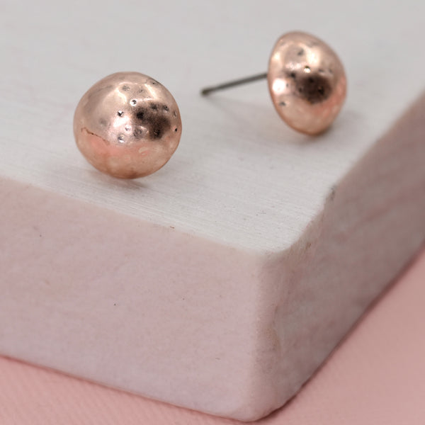 Mini soft hammered stud earring