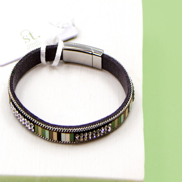 Medium width PU magnetic bracelet with line design