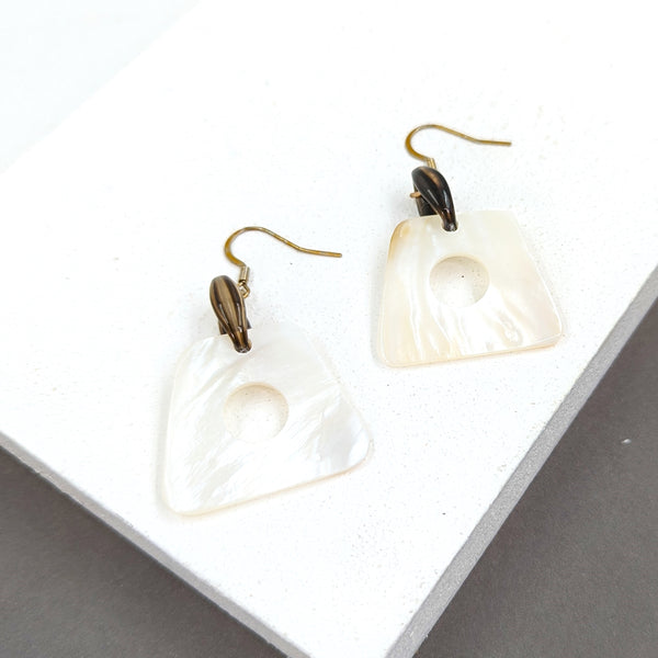 Shell component earrings with resin link