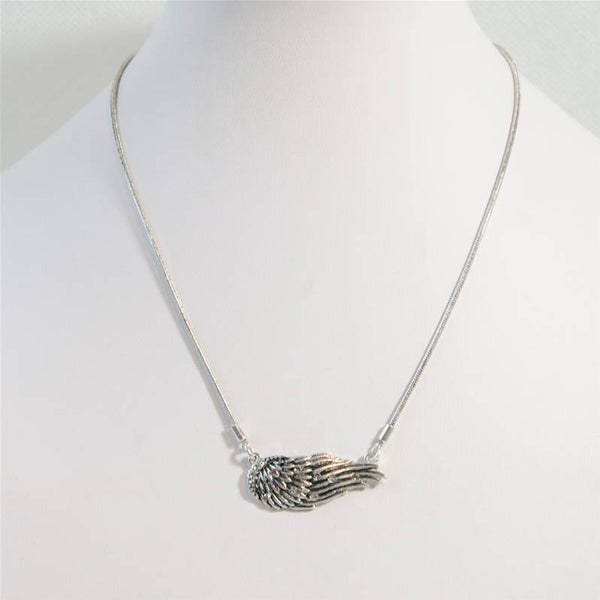 Small  angel wing & stones pendant on snake cha