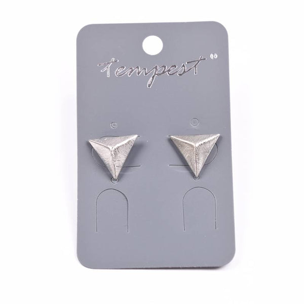 Geometric shape stud earring with scratch effect