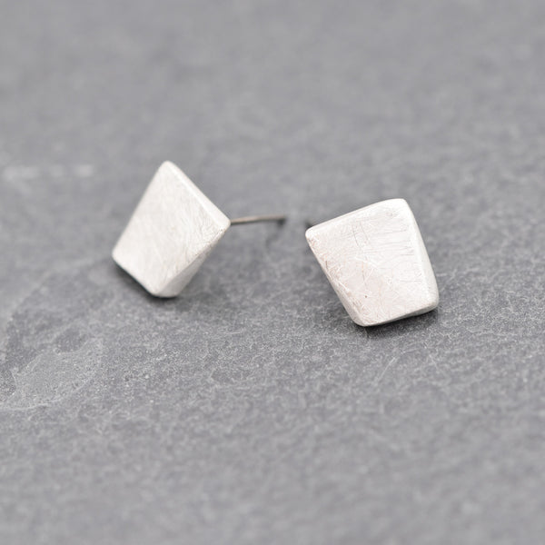 Irregular square scratch effect earrings