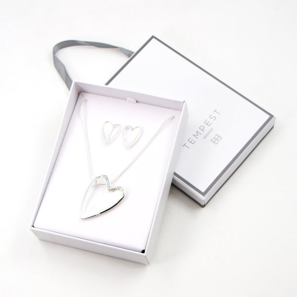 Contemporary half open heart necklace set