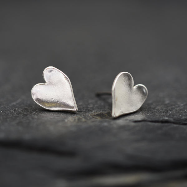 Flat heart earrings