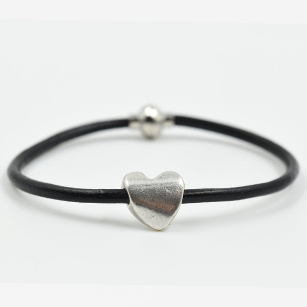 Single strand leather bracelet with heart