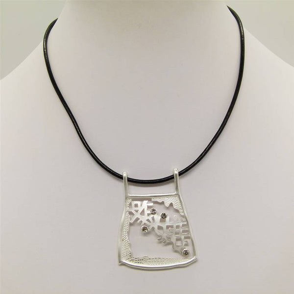 Statement criss-cross style pendant w/crystal on short lthr