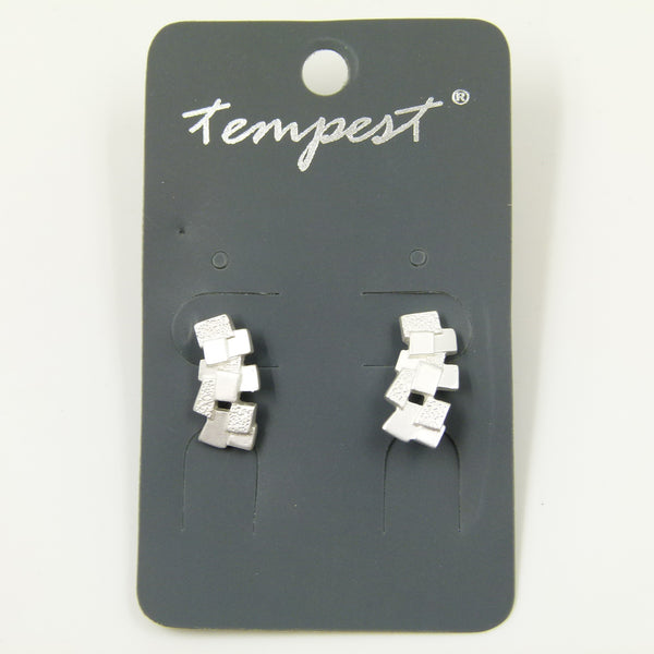 Delicate crystal stud earrings with square pattern