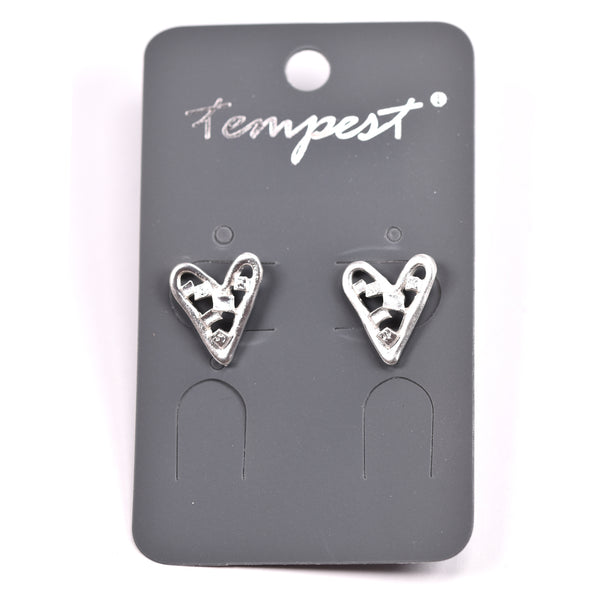 Cutout heart w/delicate square pattern stud earrings